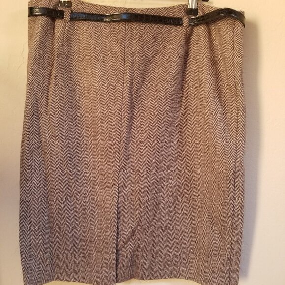 Laundry by Shelli Segal Belted Mini Straight Skirt - Picture 2 of 7